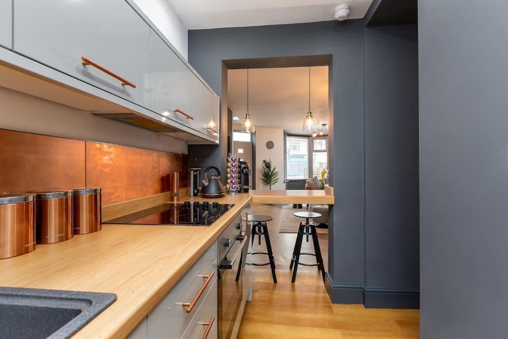 2bdr House - Close To Seafront *